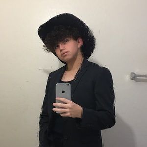 Meet your Posher, Hector